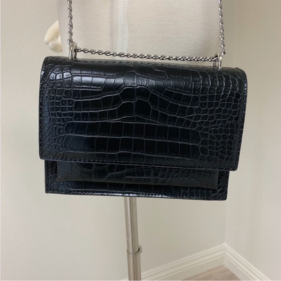 Classic Leather Handbag - Picture 6 of 8